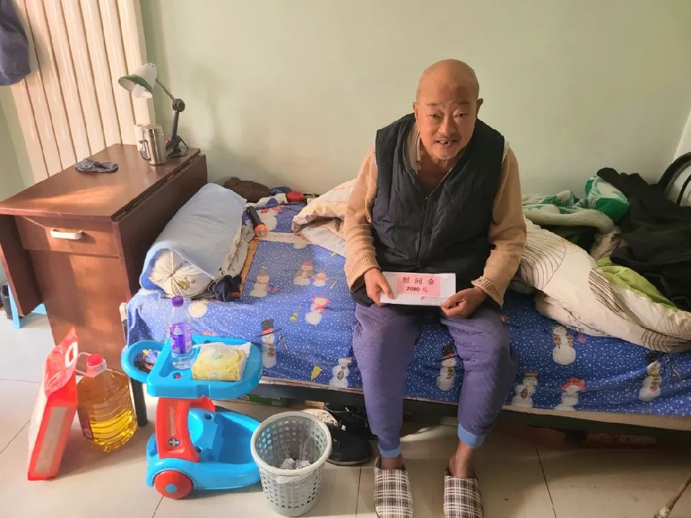 寒冬送溫暖，關(guān)懷暖人心—大龍集團(tuán)工會組織慰問活動